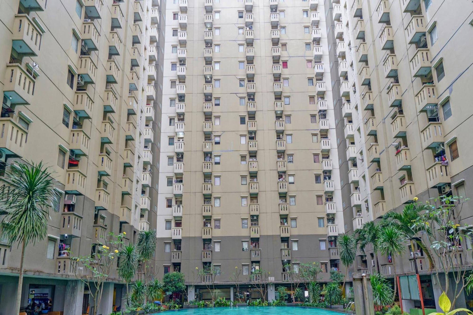 Oyo Life 93030 Apartement Gateway Cicadas By Inpro Bandung Eksteriør billede