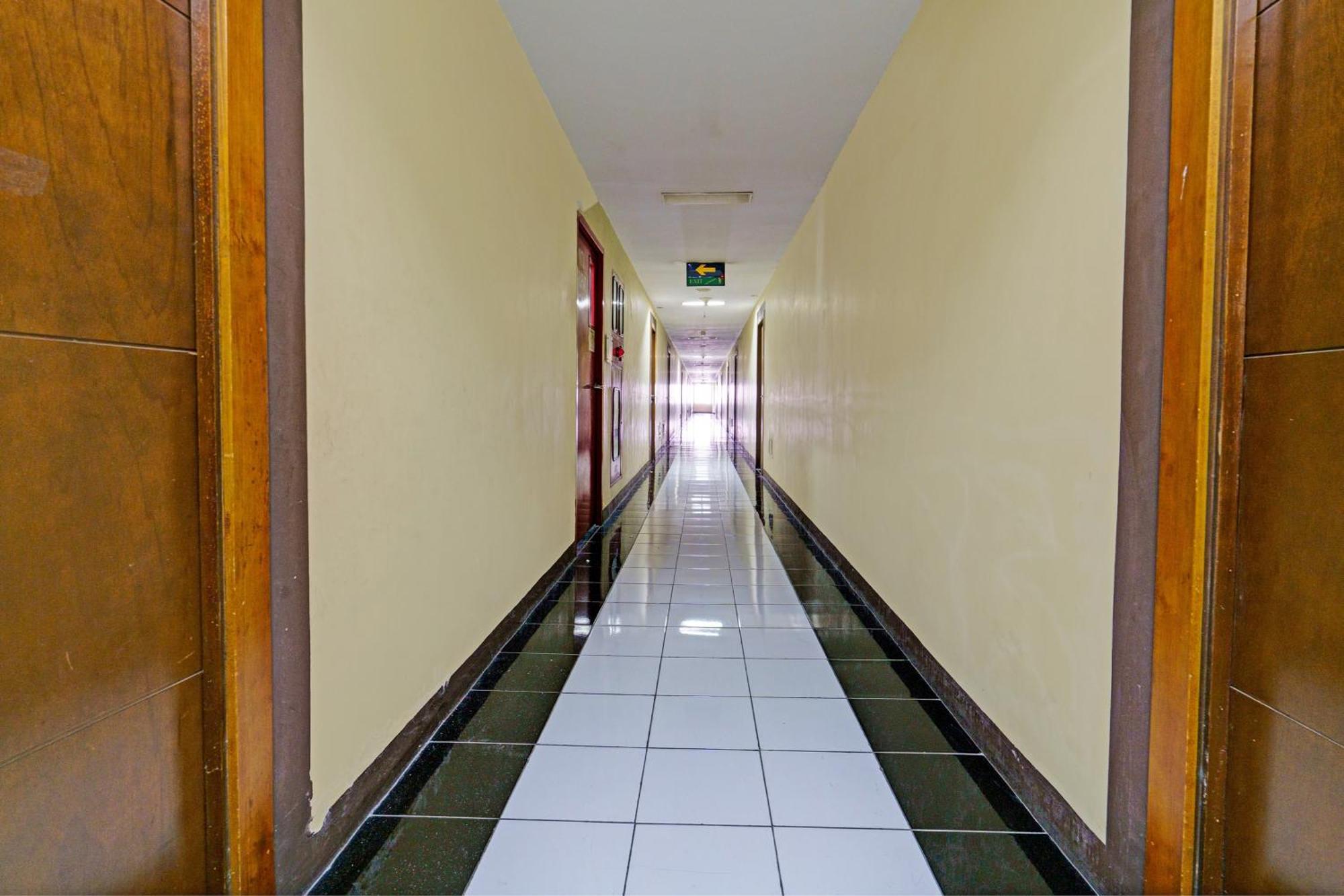 Oyo Life 93030 Apartement Gateway Cicadas By Inpro Bandung Eksteriør billede