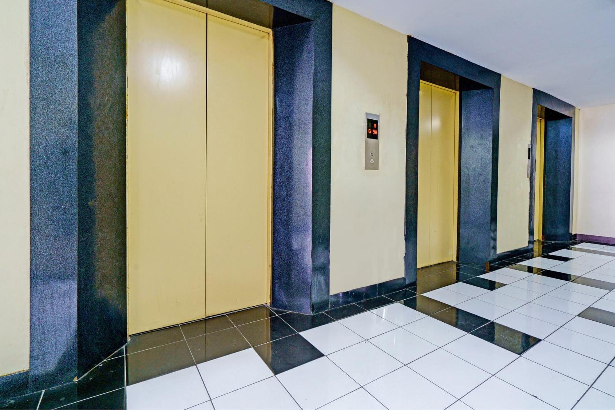 Oyo Life 93030 Apartement Gateway Cicadas By Inpro Bandung Eksteriør billede